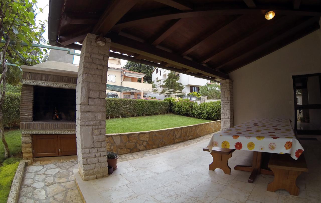 Apartmani Mira Premantura Buitenkant foto