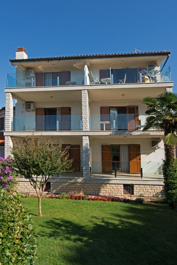 Apartmani Mira Premantura Buitenkant foto